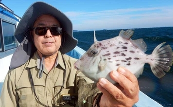 夏カワハギ釣りで本命13匹キャッチ【石川丸・愛知】タルマセ釣りで強風＆波を攻略