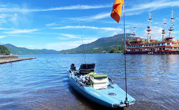 「ワカサギ釣りと足漕ぎカヤックの相性は想像以上！」大群捉えて入れ食い堪能【芦ノ湖】