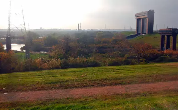 「荒川ハクレン釣りで92cm頭に良型2尾手中！【埼玉】 高活性のボラにはお手上げ？」の画像