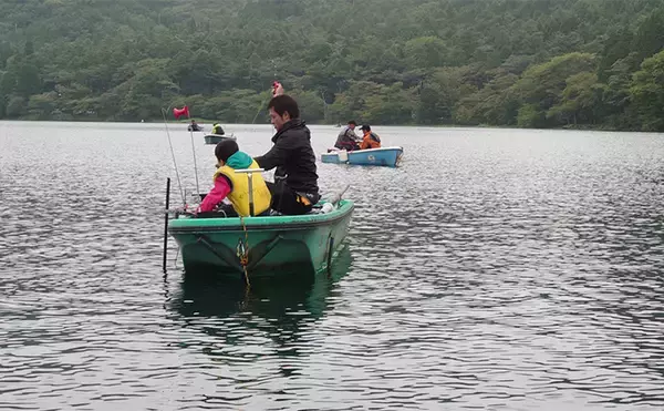 「「赤城大沼」と「榛名湖」でワカサギ釣り開幕　解禁直後の釣果は上々」の画像