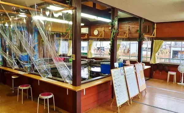 「淡水釣り堀でタナゴ釣りを堪能【滋賀・つりぼりトムソーヤ】居食い当たりに苦戦」の画像