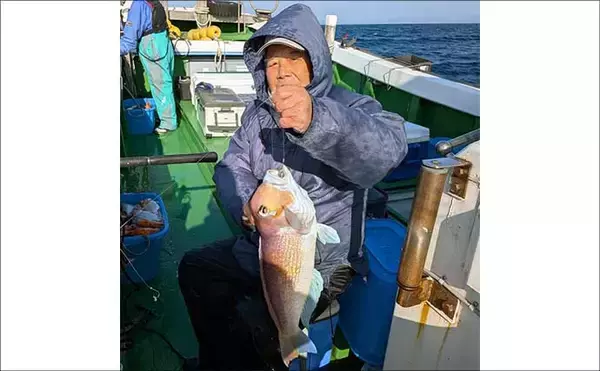 「【沖釣り釣果速報】12kgブリ登場！泳がせ釣りで大物連発の響灘（福岡）」の画像