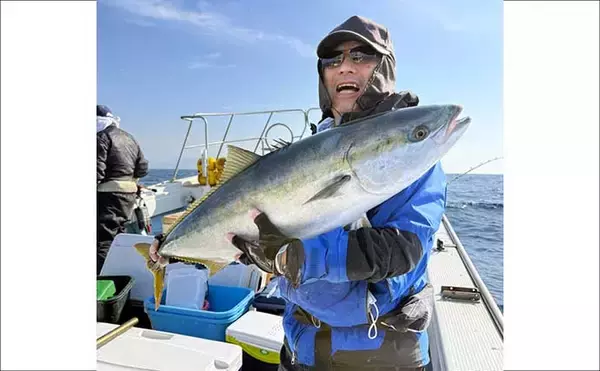 「【沖釣り釣果速報】12kgブリ登場！泳がせ釣りで大物連発の響灘（福岡）」の画像