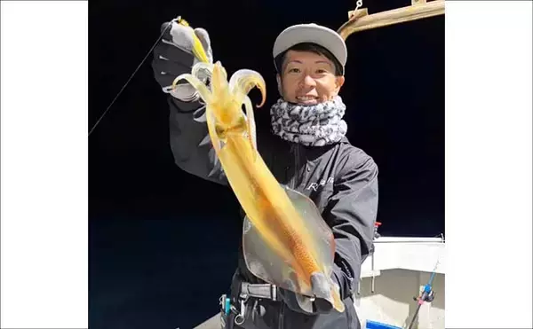 「夜イカシーズン好スタート！釣る人100匹オーバー【夜焚きイカ釣り釣果速報12選・福岡】」の画像