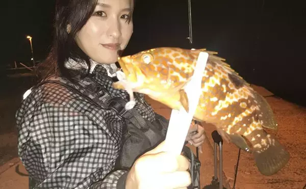 夫婦で楽しむライトルアーゲームが面白い！　昼も夜も足元だけを狙ってカサゴ連発にキジハタまで登場