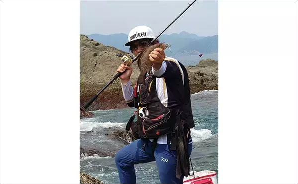 「人気沖磯でフカセ・エギング・ロックゲームの欲張り釣行【大分】本命3魚種と対面成功」の画像