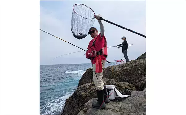 「人気沖磯でフカセ・エギング・ロックゲームの欲張り釣行【大分】本命3魚種と対面成功」の画像