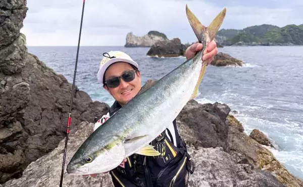 「磯釣りでアカハタ・イサキ・クロ・ハマチと多彩な釣果に大満足！【深島の磯・大分】」の画像
