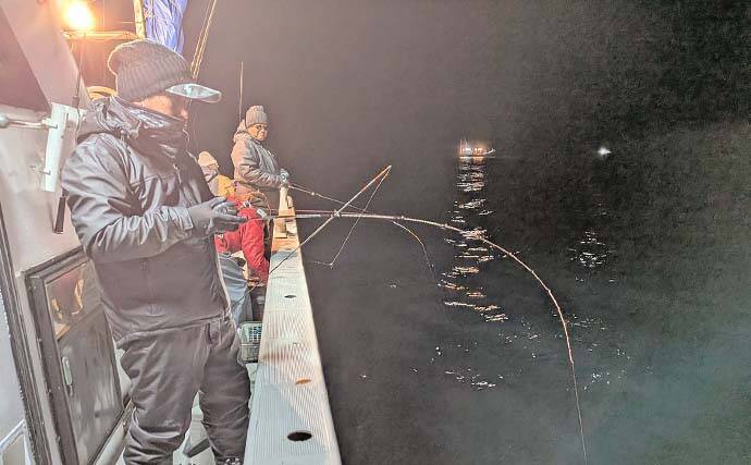 「ツツイカ3種そろい踏み！」イカメタルゲームでヤリイカ・アカイカ・スルメイカ手中【三重・錦沖】