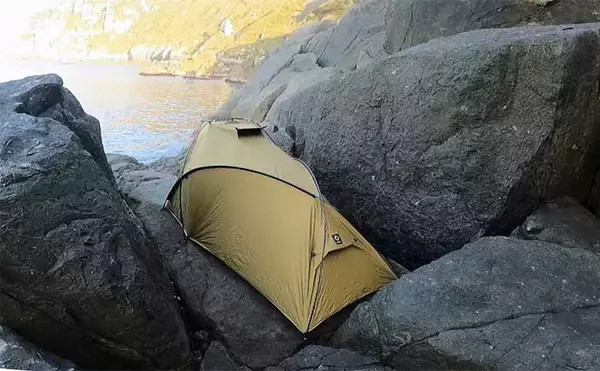 「磯釣りの聖地『男女群島』釣行の魅力3選　絶海の孤島で非日常感MAX」の画像