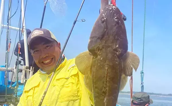 船ルアーマゴチ釣行で62cm頭に釣る人10尾【茨城・久保丸】ゲストにマダイも