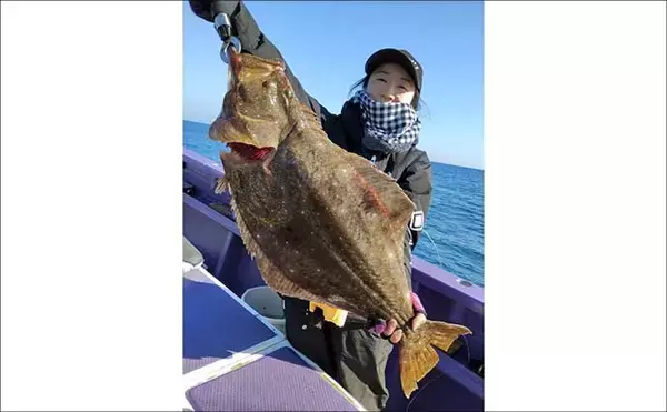 「船泳がせ釣りで4kg超大型ヒラメが次々浮上！【千葉・大原】イワシ接岸でチャンス拡大中」の画像