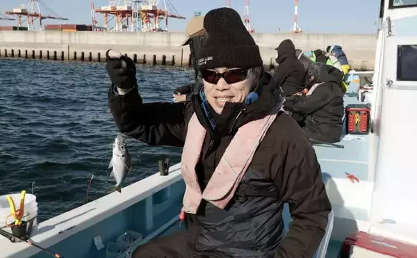 「389人集結の江戸前釣り大会2026　33cm頭に尺級アジ登場＆129.5cmタチウオ優勝」の画像