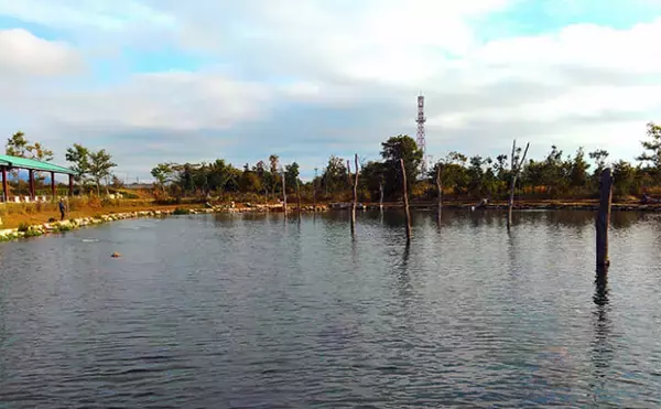 「『フィッシングパーク高島の泉』の特徴＆攻略法紹介【滋賀】広大で魚影抜群な好釣り場」の画像