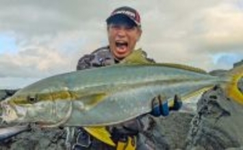 五島列島の遠征ロックショア釣行でヒラマサ5kg級手中！【長崎・小値賀島】地磯歩きでチャンスつかむ