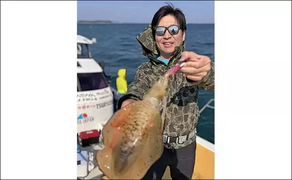 「ティップランエギング釣行で1kg超えアオリイカ浮上【佐賀・きずなまりん】」の画像