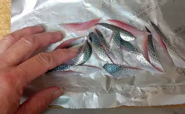 「「みそがミソ！？」釣魚で作る【朝ごはん】レシピ：コノシロの甘みそ」の画像