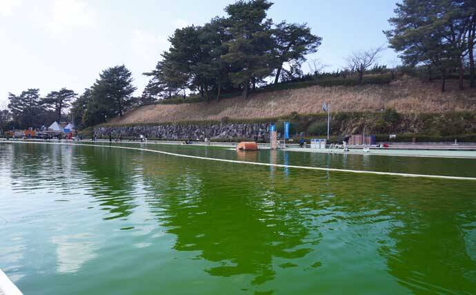 『多摩湖駅前フィッシングエリア』で気軽な電車釣行　日が落ち始めたら蛍光カラーが◎