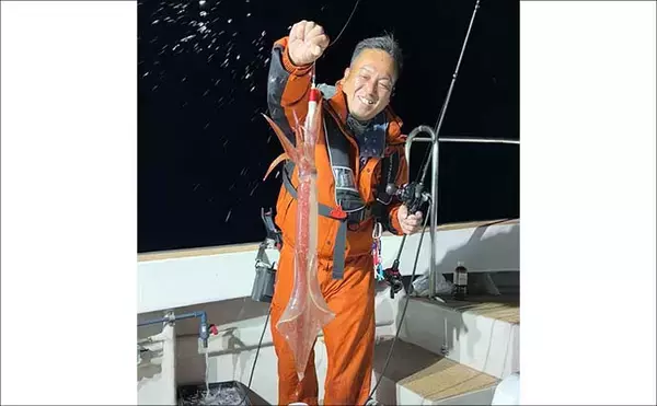 「イカメタルで100尾超え！シーズン序盤から絶好調【夜焚きイカ釣果速報12選：福岡】」の画像