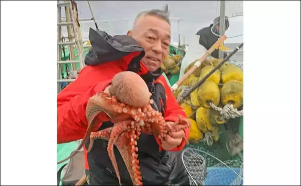 「那珂湊沖のエギタコ釣りで2kg超えマダコ手中！【茨城】船中オデコなし＆ツ抜け達成者も」の画像