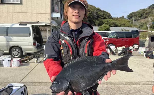 「磯フカセ釣りで40cm超えグレ続々！【的山大島・長崎】好ゲストにイサキも登場」の画像