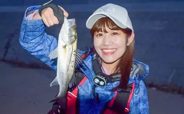 「陸っぱりルアーシーバス釣りで人生初本命キャッチに感激【名古屋港】 セイゴクラスが連発」の画像