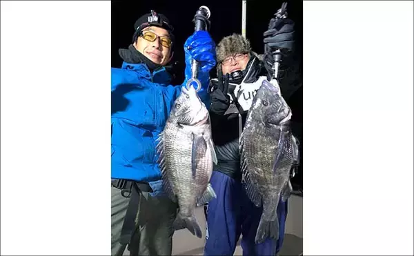 「夜のボートジギングで50cm超え「年無し」チヌを全員安打と爆釣！【三重】SLJスタイルで挑戦」の画像