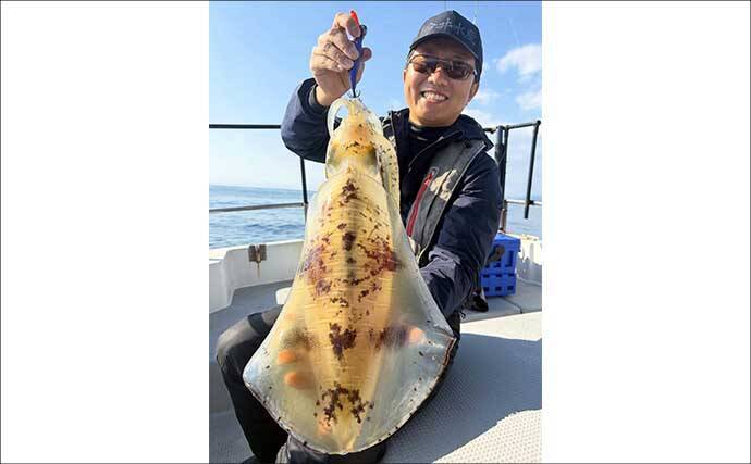 【沖釣り釣果速報】全員1kgアップ達成！ティップランで良型アオリイカ船中11匹（三重）