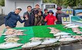 「海上釣り堀で美味魚「シマアジ」に挑戦【貞丸・三重】本命5匹にマダイ7匹を好捕！」の画像1