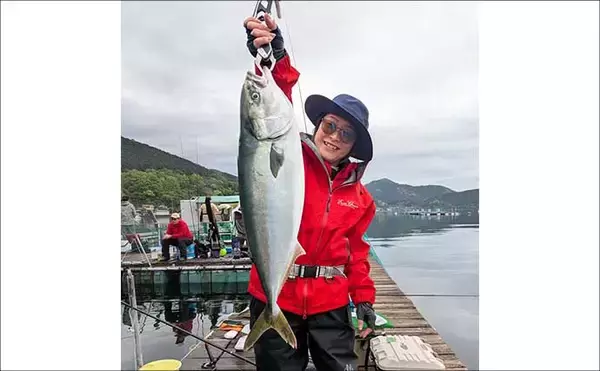 「海上釣り堀で美味魚「シマアジ」に挑戦【貞丸・三重】本命5匹にマダイ7匹を好捕！」の画像