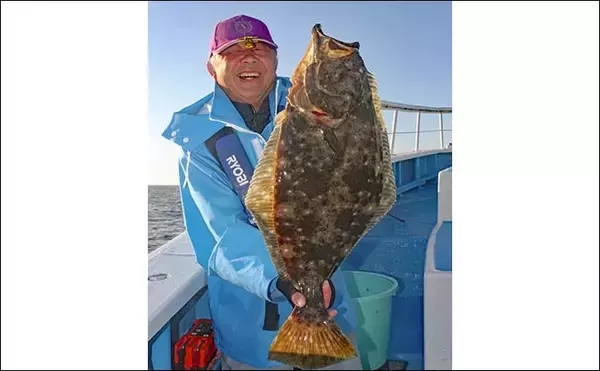 「広域解禁した茨城沖の船ヒラメ釣りで5kg筆頭に本命続々登場【桜井丸】」の画像