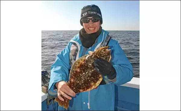 「広域解禁した茨城沖の船ヒラメ釣りで5kg筆頭に本命続々登場【桜井丸】」の画像