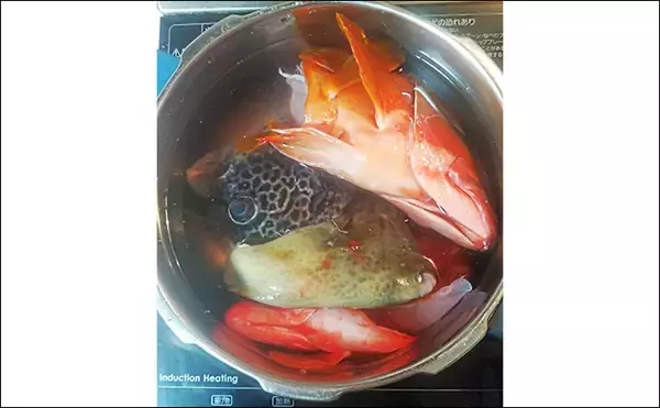 「釣魚で作る「フードロス削減」レシピ：磯魚のパテ　魚のあらをフル活用」の画像