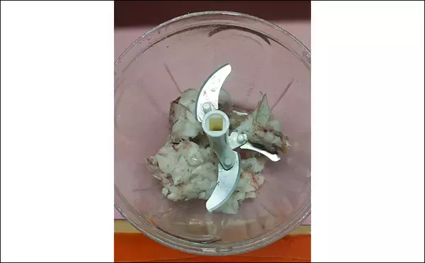 「釣魚で作る「フードロス削減」レシピ：磯魚のパテ　魚のあらをフル活用」の画像