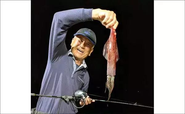 「イカメタルでも複数人100尾超え！数釣り加速中【夜焚きイカ釣果速報18選・福岡】」の画像
