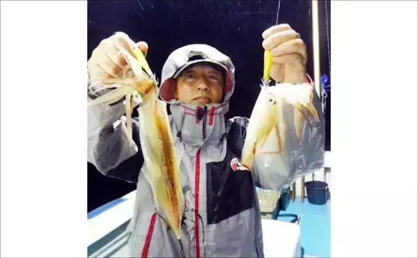 「イカメタルでも複数人100尾超え！数釣り加速中【夜焚きイカ釣果速報18選・福岡】」の画像