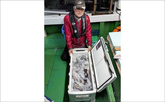 イカメタルで100尾超え！夜焚きイカ好調キープ中【響灘エリアの沖釣り釣果速報7選・福岡】