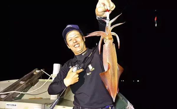 「【2025年に流行った釣りランキング】釣具屋スタッフ200人に聞いてみたら「イカ釣り」が圧倒的過ぎた」の画像