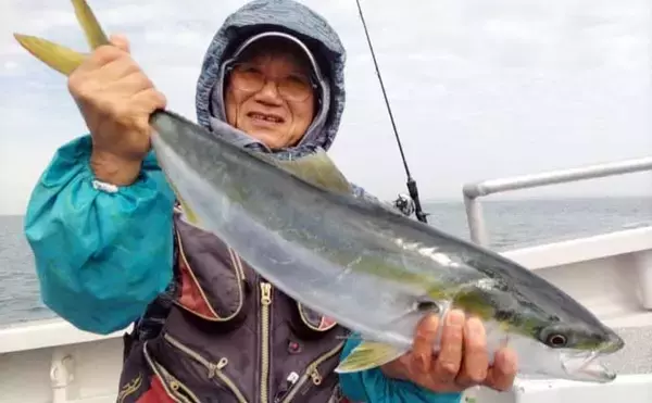 「「50cm超えのマゴチが連発！」ボートマゴチゲームが好スタート【沖のルアー釣果速報7選・愛知】」の画像