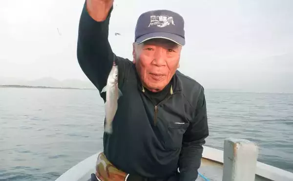 「夏を代表する魚「キス（シロギス）」を船で釣ろう！【タックル・仕掛け・エサ・釣り方を解説】」の画像