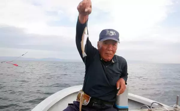 「夏を代表する魚「キス（シロギス）」を船で釣ろう！【タックル・仕掛け・エサ・釣り方を解説】」の画像