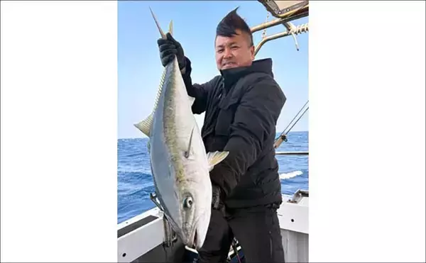「【沖のルアー釣果速報】寒ブリジギング本格化！10kg超え筆頭にヒラマサ・マダイ乱舞（九州）」の画像