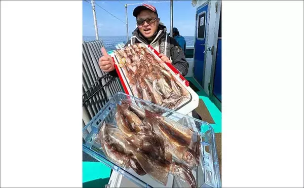 「「ブリがフィーバー！」石川沖のジギングで快釣【沖釣り最新情報6選・北陸】」の画像