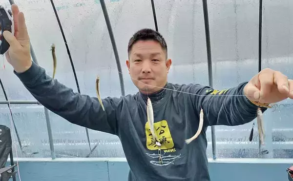 「「寒さ知らずのドーム船で束釣り連発！」諏訪湖ワカサギ483匹の快釣【長野】」の画像