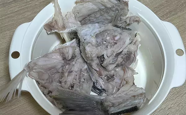 「初めて釣った良型キビレで作る「鯛雑炊」レシピ　頑張って作ったのに味がしない？」の画像