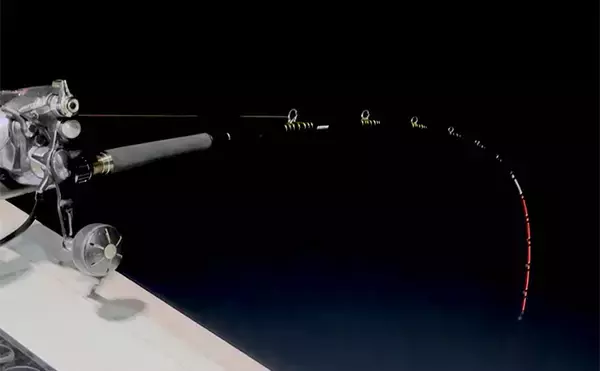 「「フラッシャーサビキで赤いダイヤを狙う！」半夜キンメダイ釣りで2ケタ釣果達成【恵津丸】」の画像