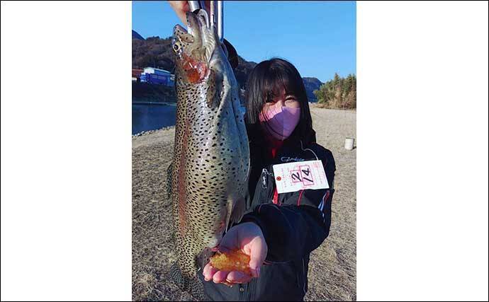 エリアトラウトフィッシングで40cm超ニジマス　ヤマメも顔出し