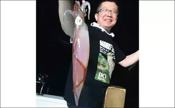 「【夜焚きイカ釣果速報】イカメタルでも100尾オーバーと絶好調（福岡）」の画像