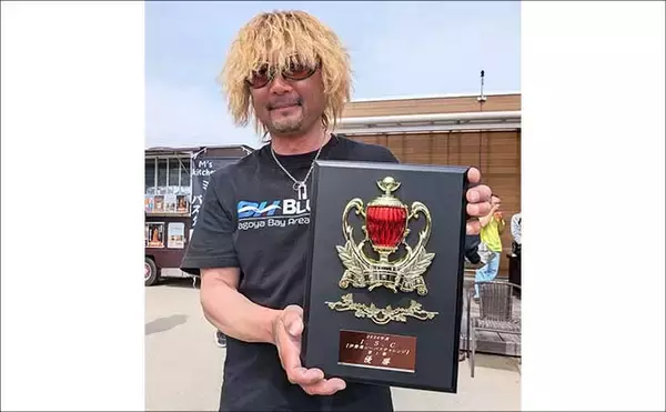 「ボートシーバス釣り大会で70cm級を揃えて優勝！ヘビーウェイトのバイブレーションが的中」の画像