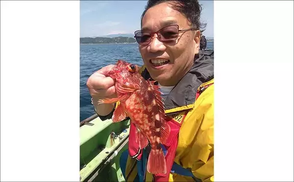 「相模湾「LTヒラメ釣り」でレアな高級魚『ホウキハタ』が浮上【まごうの丸】」の画像
